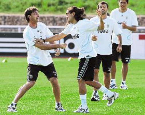 Messi seguirá en la banca