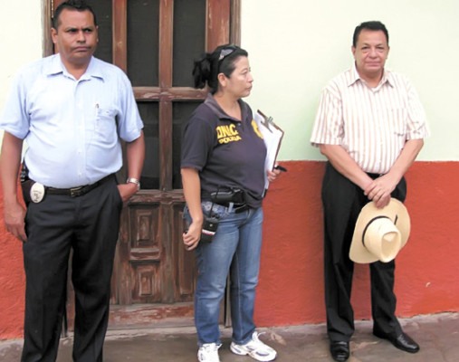 Atentan contra fiscal general en emboscada