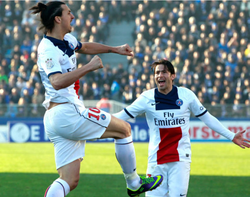 Ibrahimovic y Lavezzi lideran un nuevo triunfo del PSG