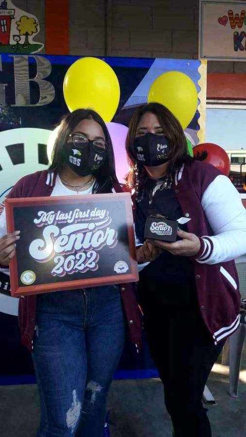 Algarabía por los nuevos bachilleres