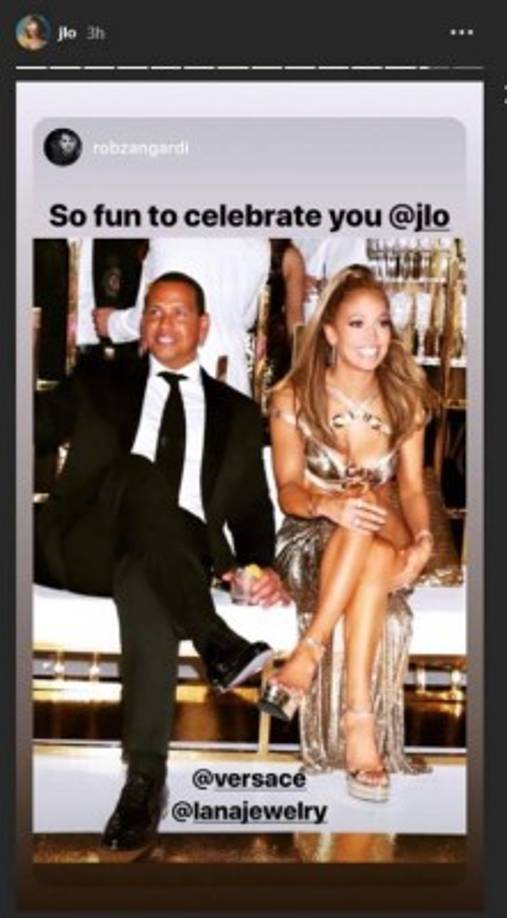 La diva del Bronx se reunió con sus amigos y familia en una mega fiesta realizada en la mansión de Gloria Estefan y Emilia Estefan en Star Island en Miami.<br/><br/>