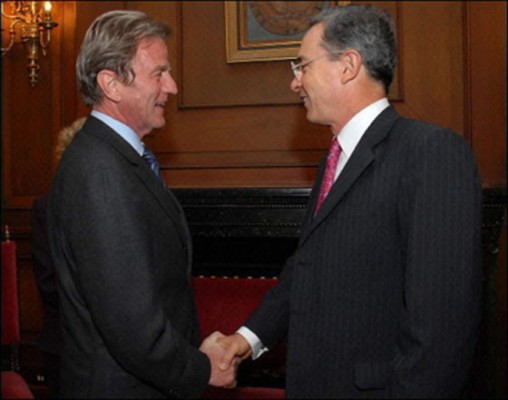 Canciller francés ve 'difícil' solución a crisis de rehenes en Colombia