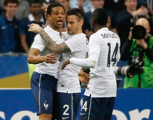 Francia exhibe su pegada goleando en amistoso a Noruega