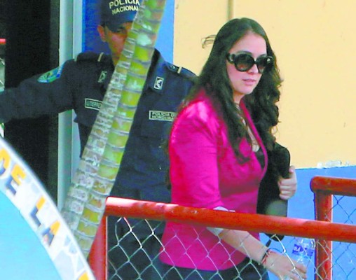 Estados Unidos define deportación de expalillona Ilsa Molina