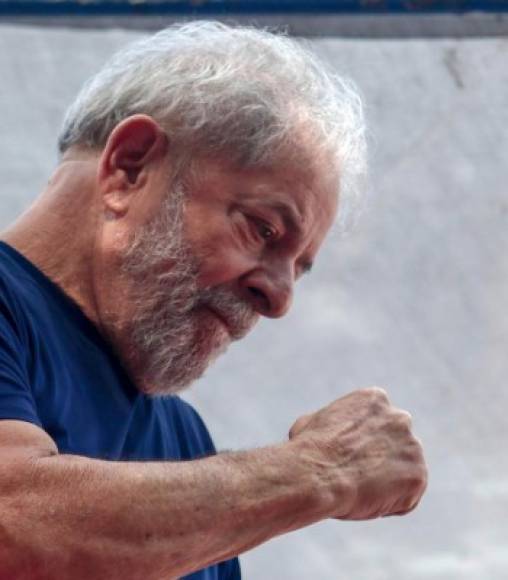 En su primera aparición en público en varios días, Lula asistío a una ceremonia religiosa en memoria de su esposa María Leticia quien murió en febrero de 2017.