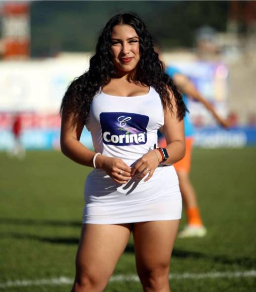 Esta exuberante chica fue sensación en el estadio Marcelo Tinoco de Danlí.