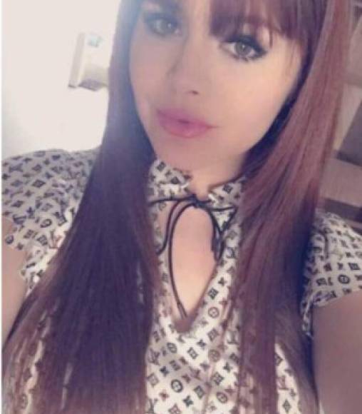 “A mí me entregaron un Cruze, un Corvette y una Cheyenne, pero yo agarré y me fui a Obregón y le escribí, me fui en el chiquito, en el Cruze y le escribí y le dije, mentira, me fui pasé Navidad y cuando llegó Año Nuevo, se estaba acercando y le escribí, me despedí”, agregó.