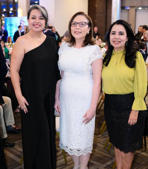 Georgina Barahona, Nidia Manzanares y Liliana Barahona