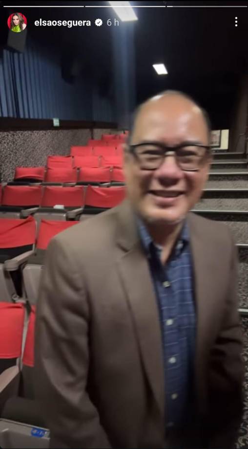 La figura pública se mostró acompañada por Mauricio Medina, una persona muy reconocida en el ámbito artístico, especialmente en el teatro, quien es su maestro en estos momentos. 