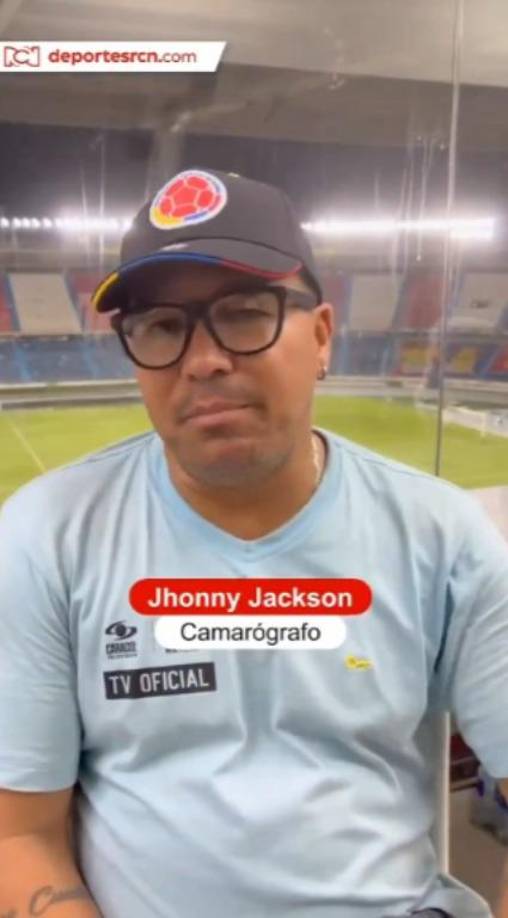 Por su parte, Jhonny Jackson, camarógrafo del canal RCN, tras el incidente se refirió a la situación: “‘Dibu’, hermano, ¿Cómo estás?... yo como camarógrafo, y operador de steady, siempre voy a buscar reacciones porque el director me lo empieza a decir por el intercom. Simplemente, entro a la cancha. Después de 90 minutos todos están cansados, y busco reacciones”.