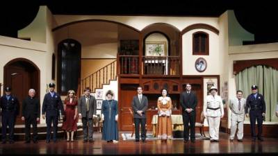 Ricardo Vallecillo, Miguel Ángel Stassano, Carlos Alfredo Carbajal, Daniel Ortiz, Cinthia Mejía, Dax Marcell, Waldina Bográn, Moisés Orellana, Mavis Aragón, Emilio Pineda, Eduardo Torres, José Mayes, Ludwing Bautista y Enrique Zablah conforman el elenco de Arsénico y encaje antiguo. Fotos: Max Lemus