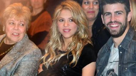 Nidia Ripoll junto a su hija Shakira y el futbolista Gerard Piqué en una foto de archivo.