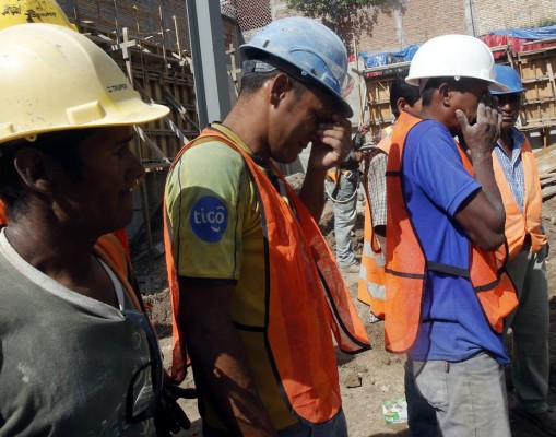 'Solo escuché un estruendo cuando se les vino el muro a mis compañeros”