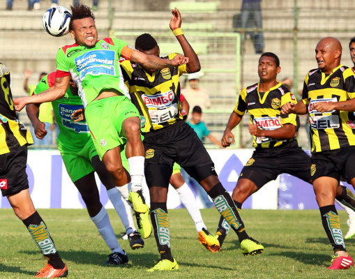 Histórica goleada del Real España al Marathón en un derbi polémico