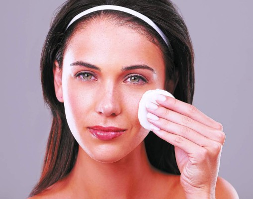 El tabaco afecta la piel y la boca, además causa deshidratación