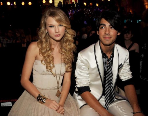 Swift gana millones cantando al desamor