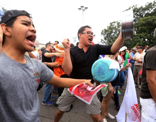 Marchas masivas de la Alianza en San Pedro Sula y Tegucigalpa