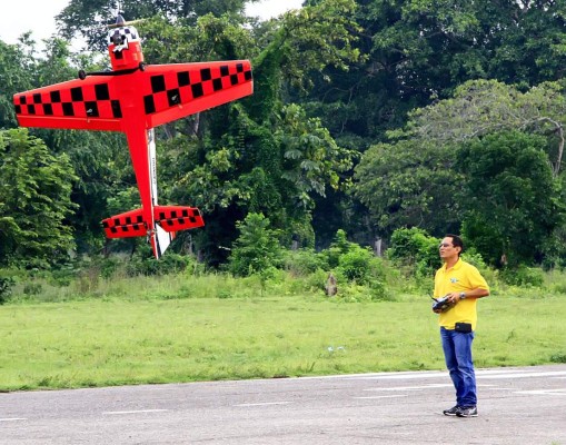 Aeromodelismo: Pequeñas naves surcan los cielos