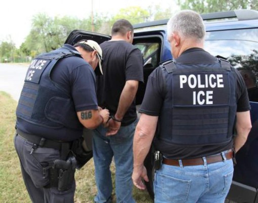 'La migra' detiene a 153 indocumentados en redadas en Texas