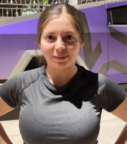 Desaparece famosa influencer en México; su Cybertruck quedó en la escena