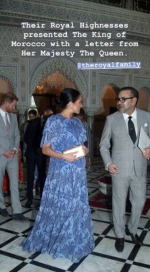 Para cerrar su visita Harry y Meghan tomaron el té con el rey Mohamed VI de Marruecos en la residencia real de Salé.<br/><br/>Durante el encuentro el duque de Sussex le entregó al monarca una nota escrita por su abuela, la reina Isabel II de Inglaterra.