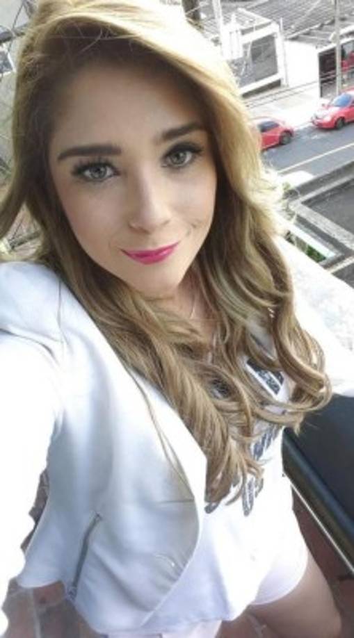 Además de presentadora de televisión, Pamela Posada también era locutora de radio.