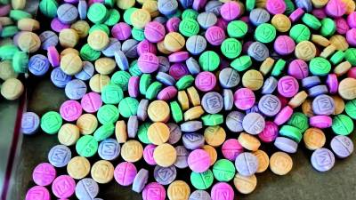 El fentanilo es un opioide sintético que es hasta 50 veces más fuerte que la heroína.