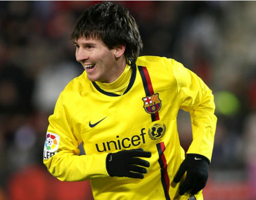 El Barça sufre, pero clasifica a la final