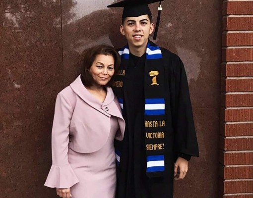 Hondureño en Yale busca impedir deportación de su madre con cáncer