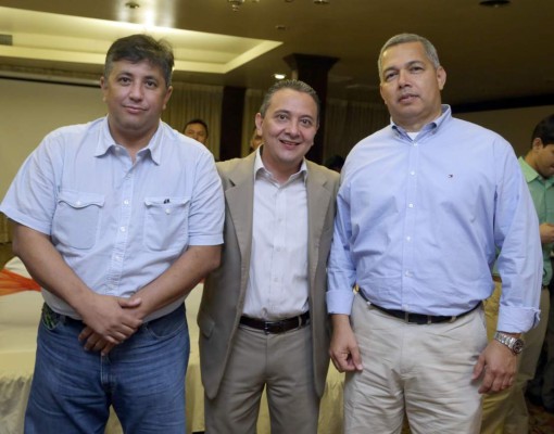 La promoción 1985 del Primero de Mayo celebra