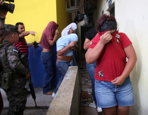 Policía presenta a presunto autor del crimen de Anibal Barrow