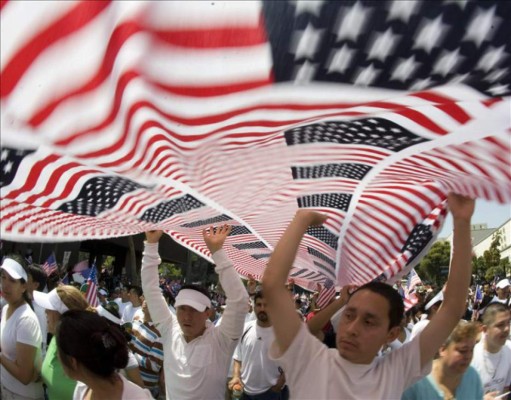 Nueva York, Los Ángeles y Chicago se unen para naturalizar a indocumentados