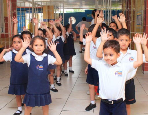 Estudiantes claman en su día la apertura de más centros técnicos