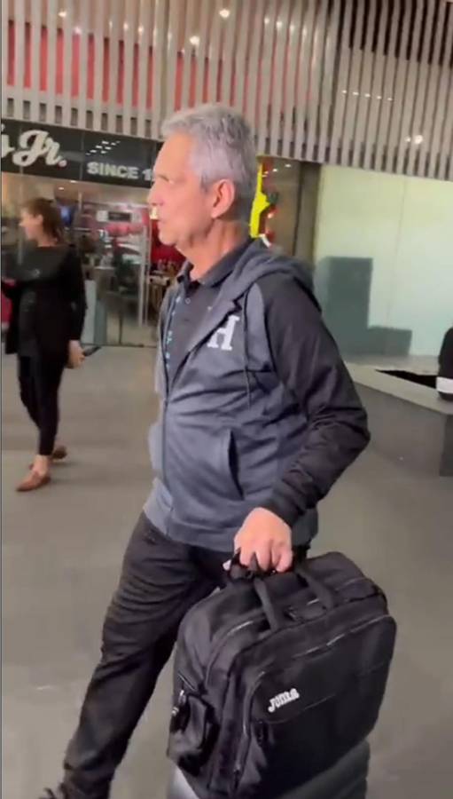 Reinaldo Rueda a su llegada a México con la Selección de Honduras.