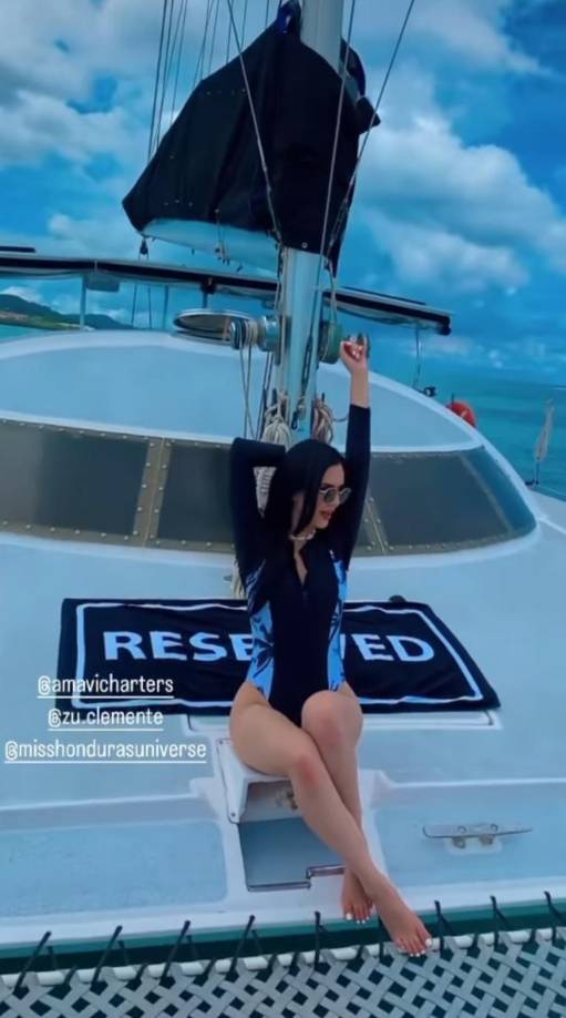 Y es que aparte de sus gran belleza la modelo originaria de tegucigalpa, de tan solo 23 años de edad es apasionada por los viajes, los deportes y los animales.