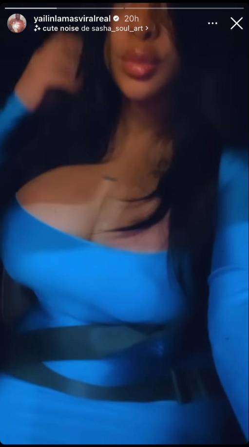 La famosa, dio a conocer un video, en una historia de su cuenta de Instagram, donde, además de mostrar su sensualidad, deja ver sus senos, parte de su cuerpo y rostro.