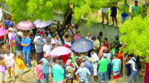 Ya explicaron a los pobladores la situación del predio, que pertenece a la municipalidad, y fueron citados el martes.