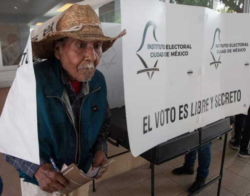 Elecciones mexicanas transcurren en relativa calma tras violenta campaña