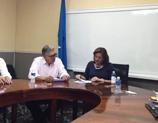 Monarca solicita su inscripción ante el Partido Nacional