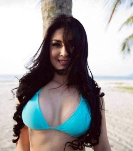 Así de infartante es Fany Hernández, una sexy seguidora de Olimpia.