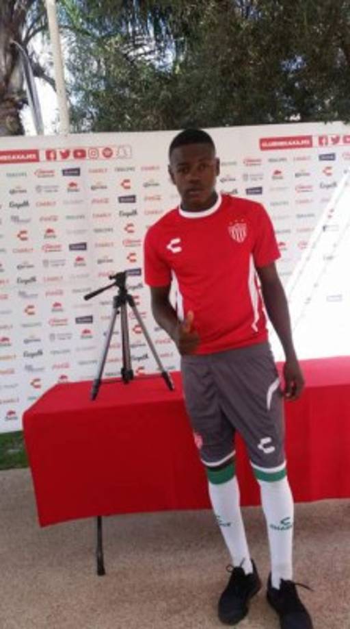 Lauro Chimilio: Extremo izquierdo que ha sido subido al primer equipo del tricampeón Olimpia.