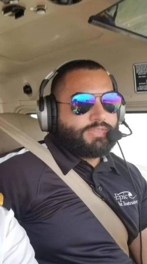 “Era un piloto hábil y dedicado con una innegable pasión por volar”, agrega el mensaje.