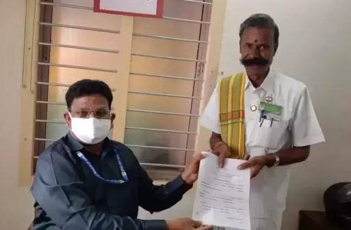 “La victoria es secundaria”, señala. “¿Quién es el oponente? No me importa”, zanja Padmarajan. Ahora, su principal preocupación es ampliar su racha de derrotas. El hito no le ha salido barato: ha gastado miles de dólares en tasas de nominación a lo largo de tres décadas.