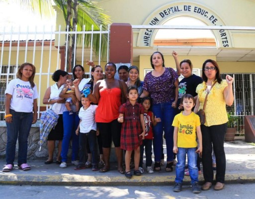 Demandan asignación de maestros en tres escuelas sampedranas