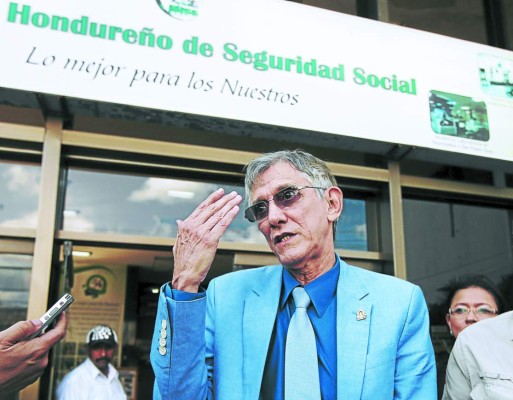Gobierno negocia pago de deuda con el Ihss