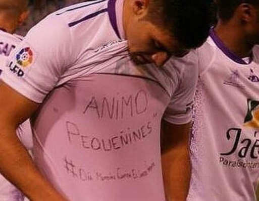 El hondureño Jona Mejía recibió el 'Manu de la Paz' y celebró con gol