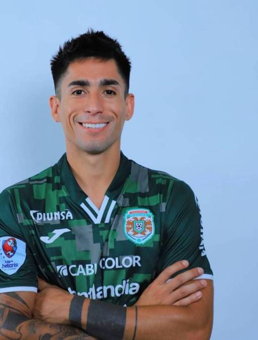 Juan Vieyra: El talentoso mediocampista argentino tiene seis meses de contrato con Marathón y se marchó a Argentina para disfrutar de unas vacaciones. Extraoficialmente se conoció que el Godoy Cruz de su país lo pretende.