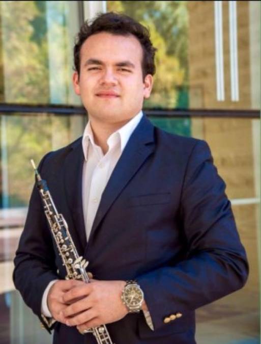 Entre los reconocimientos que el oboísta hondureño ha ganado, están algunas competencias regionales, nacionales e internacionales: el primer lugar en Texas Double Reed Society Oboe Young Artist Competition de 2016, ganador mención honorífica en la competencia Music Teachers National Association (MTNA) a nivel estatal en el estado de Georgia, y a nivel regional en el estado de Virginia, segundo lugar a mejor interpretación de Mozart en la Competencia internacional Great Composer Competition 2017. Y la más reciente, la prestigiosa competencia YAMAHA Young Performing Artists 2018.