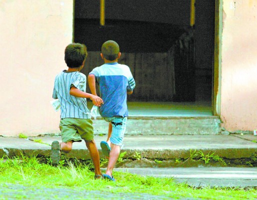 Dinaf dio 28 niños en adopción, cinco de ellos a parejas extranjeras