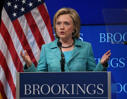 Clinton pide perdón por utilizar su cuenta de correo personal